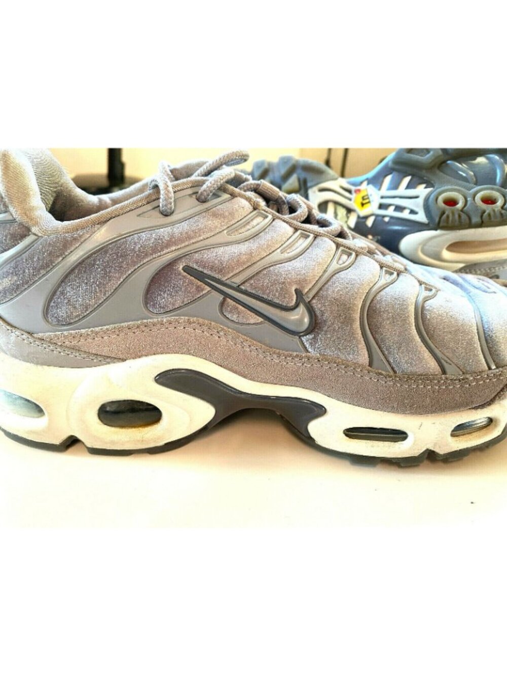 Nike Air Max Plus LX Gunsmoke Atmosphere Grey Shoes Women’s 7 AH6788-001 - Picture 2 of 12